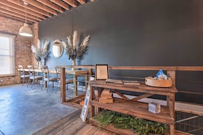 Entryway | Main Level