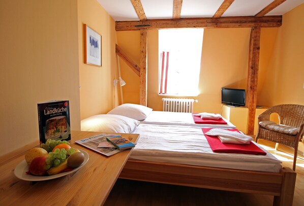 Doppelzimmer mit Dusche/WC, Frühstück-Doppelzimmer