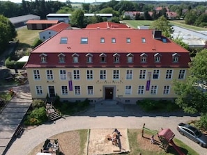 Familien- und Freizeithotel Gutshaus Petkus (Baruth / Mark), LHS 10852-Gutshaus Petkus von außen