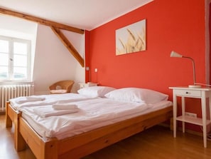 Doppelzimmer mit Dusche/WC, Frühstück-Gutshaus Petkus GmbH