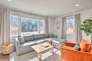 Living Room | Smart TV | Books