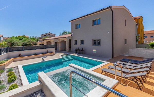 pool