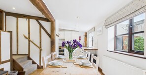 The Cote: Relaxing Farm Stay Isle of Wight | Sleeps 4