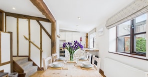 The Cote: Relaxing Farm Stay Isle of Wight | Sleeps 4