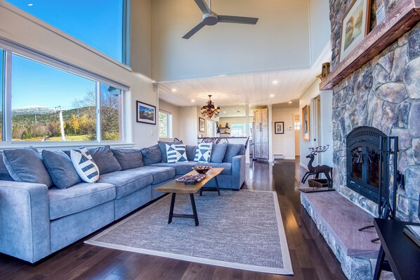 Brand new ski-in/ski-out Rock Pond Condo!