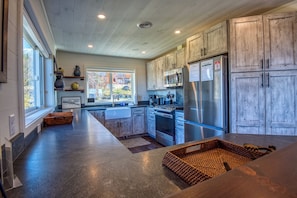 Fully equipped kitchen