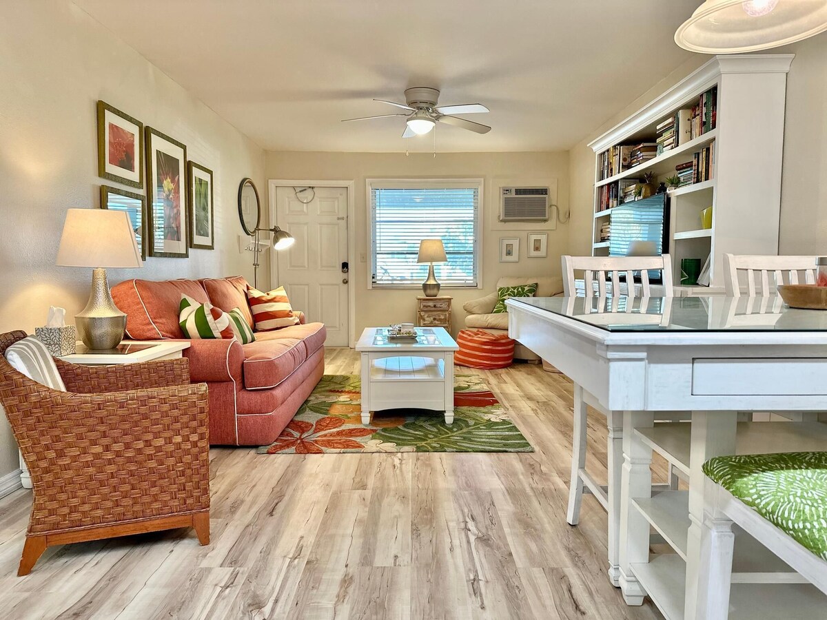 Chateau 1E – Foxy Treasure direct beachfront