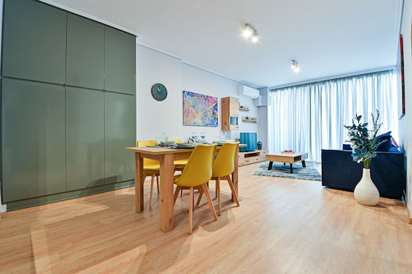 Spacious living room with dining table for special moments