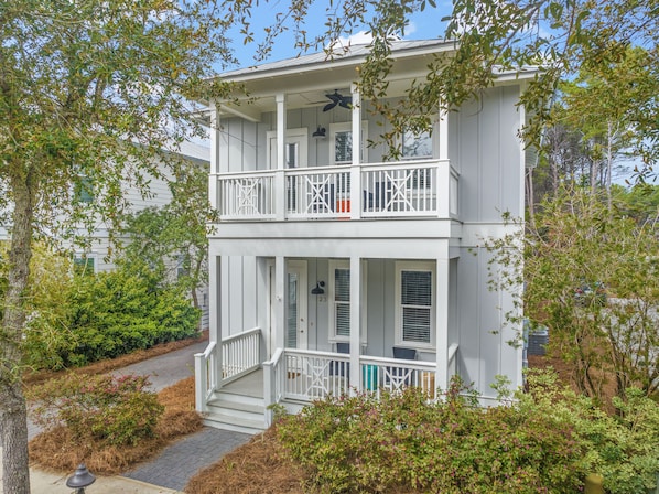 30A Pet Friendly Beach House - Sails and Trails