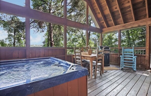 Relax and unwind in the large hot tub (grill no longer there)