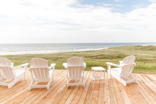 Chaises pour relaxation au coucher de soleil