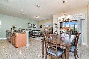 8944CubanPalmRd_04