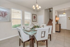 1210 Yorkshire Ct, West Haven_11.jpg
