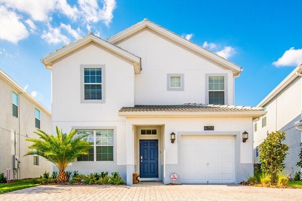 4755KingsCastleCir-1
