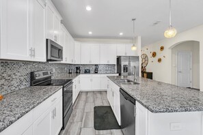 4795 Kings Castle Cir_Storey Lake_11.jpg