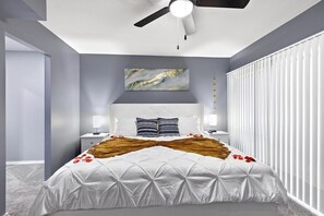 King bed with Memory Foam Mattress