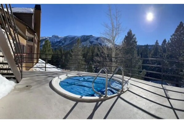 Hot tub with best view in Mammoth