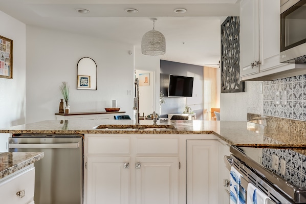 Fully Stocked Kitchen