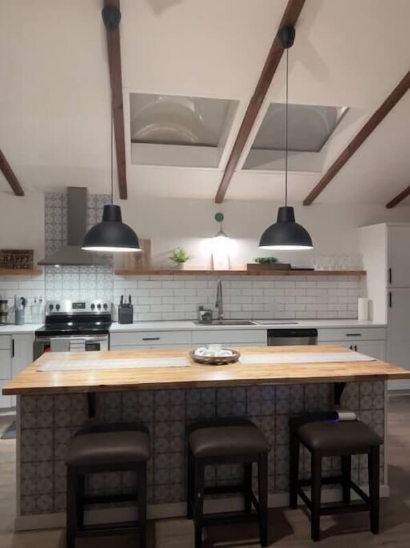 Kitchen Bar