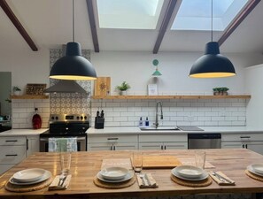 Fully equipped kitchen (1)