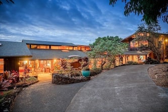 Lush Private Tropical Estate, Epic Views w/ Salt Water Pool & Spa
