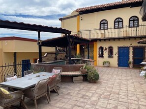 2nd Floor Patio