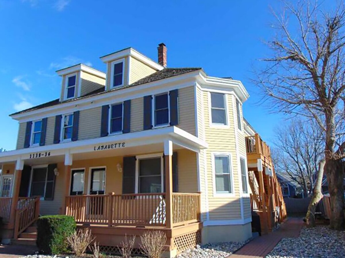 Historic Charm with Modern Amenities in Central Cape May