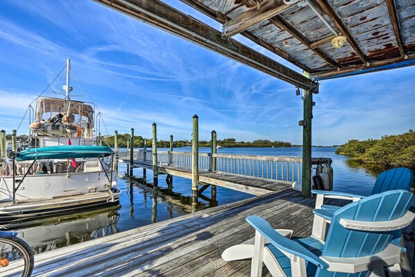 Tarpon Springs Vacation Rental | Studio | 1BA | 500 Sq Ft | Stairs Required