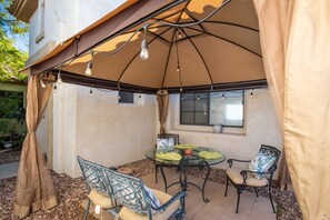 Chair, Furniture, Patio, House, Desk