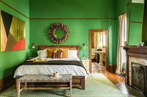 19_Bedroom1.jpg