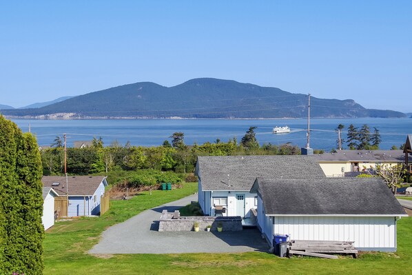 Anacortes Vacation Rental | 3BR | 2BA | 1,500 Sq Ft | Step-Free Access