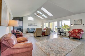 Living Room | Laptop-Friendly Workspace