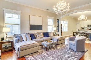 Living Room | Central A/C + Heating