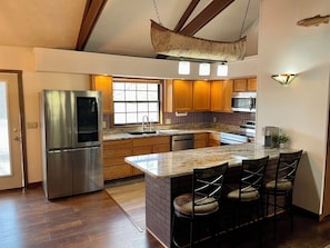 Spacious refrigerator with lots of counter space to prep and cook