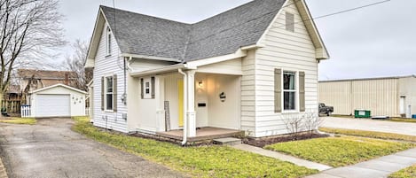 Greencastle Vacation Rental | 2BR | 2BA | 2 Entry Steps | 1,375 Sq Ft