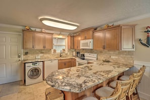 Kitchen | Washer & Dryer Available