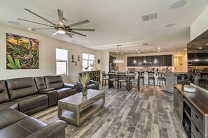 Living Room | Open Floor Plan | Smart TV w/ Cable | Central A/C & Heating