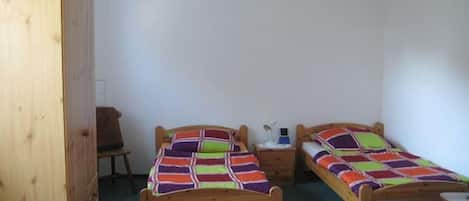 Ferienwohnung 76 qm, 2 Schlafzimmer, max. 4 Personen-Schlafzimmer eins