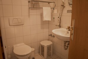Einzelzimmer Mansard (mit Dachschräge)-Einzelzimmer Mansarde Hotel Neuruppin
