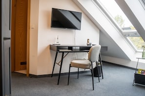 Einzelzimmer Mansard (mit Dachschräge)-Einzelzimmer Mansarde Hotel Neuruppin
