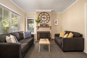 Lounge room.