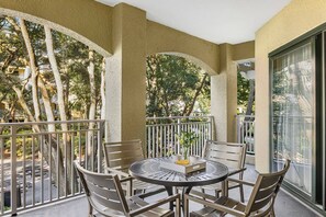 Furnished patio (Courtyard View)..