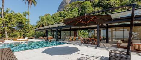 Balcony / Terrace,Mountain view,Natural landscape