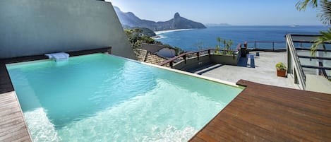 Natural landscape,Pool view,Swimming pool