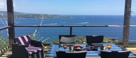 Terrasse privative avec vue mer à 180 degrés