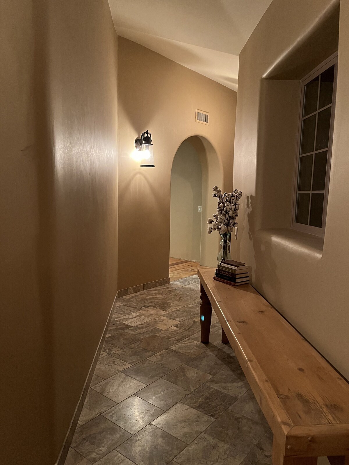 Serene mountaintop getaway close to all Paradise Valley has to offer!