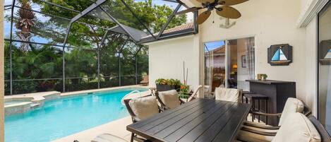 Outdoor Dining area