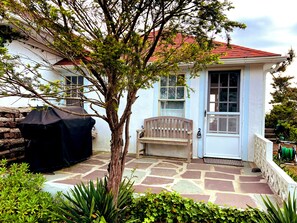 Backdoor, Patio, BBQ directly connected to the Kitchen.