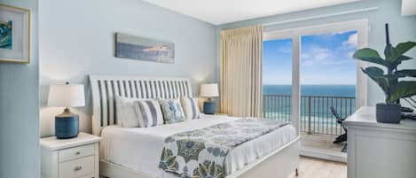 King Size Master Bedroom with Beautiful Ocean Views!