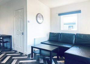Ballard pods 1 & 2sleeps 5 (with sofa bed) - Arran Hills, Kilwinning